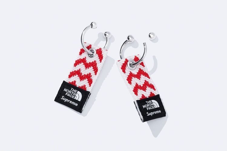 Supreme x The North Face Woven Keychain streetwear style collab news