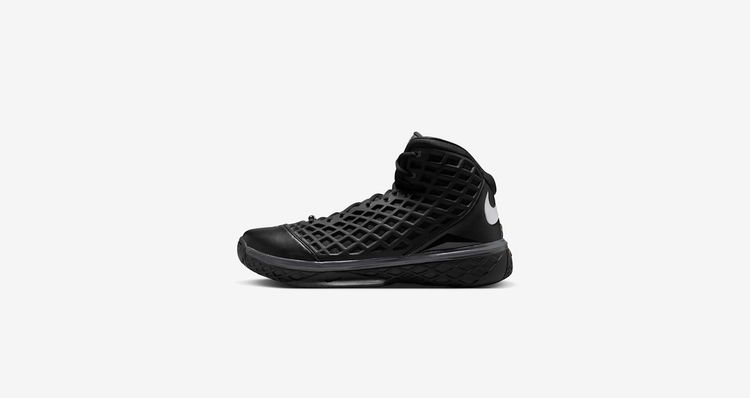 kobe-3-low-protro-black-and-varsity-maize.jpg Kobe 3 Low Protro 'Black and Varsity Maize'