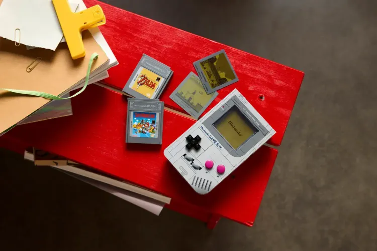 lego-nintendo-game-boy-replica-release-july-2025