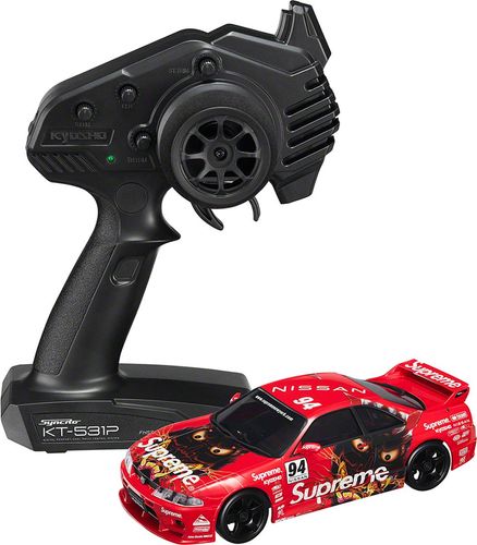 Supreme x Kyosho Mini Z Nissan Skyline Nismo R33 RC Readyset streetwear style fashion news hypebeast style outfit