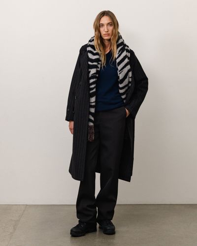 stussy-139108-double-sided-cashmere-scarf-black.jpg