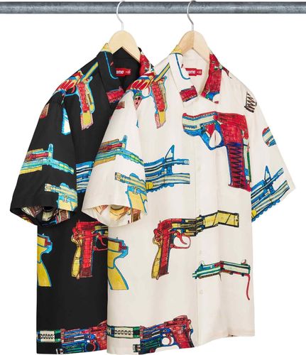supreme-guns-silk-s-s-shirt_group-shots_3.jpg