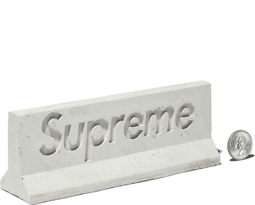 supreme-supreme-mini-materials-1-12-scale-jersey-barrier_grey_1.jpg